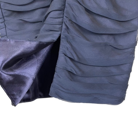 MONIQUE LHUILLIER BRIDESMAIDS NAVY BLUE RUCHED CHIFFON SHEATH COCKTAIL DRESS - Picture 9 of 15